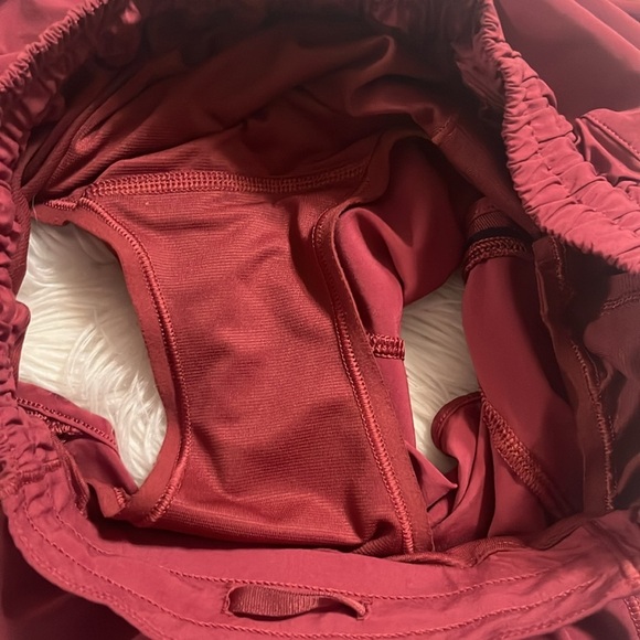 LULULEMON Hotty Hot 4" Short - Picture 5 of 9